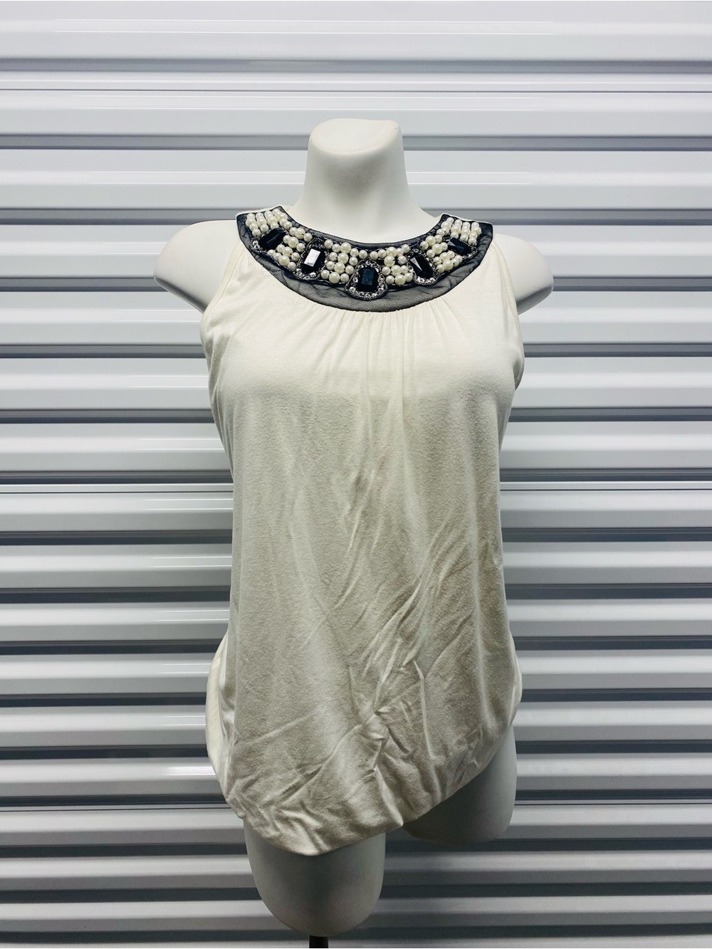 Dress Barn Cream Embellished Neck Sleeveless Tank